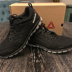 reebok alloy toe work shoes
